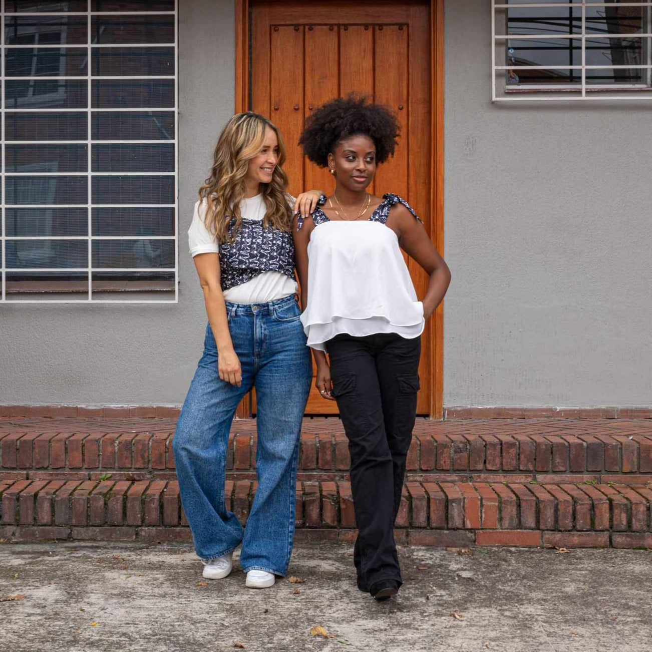 Camiseta Moño Mujeres que Caminan Juntas